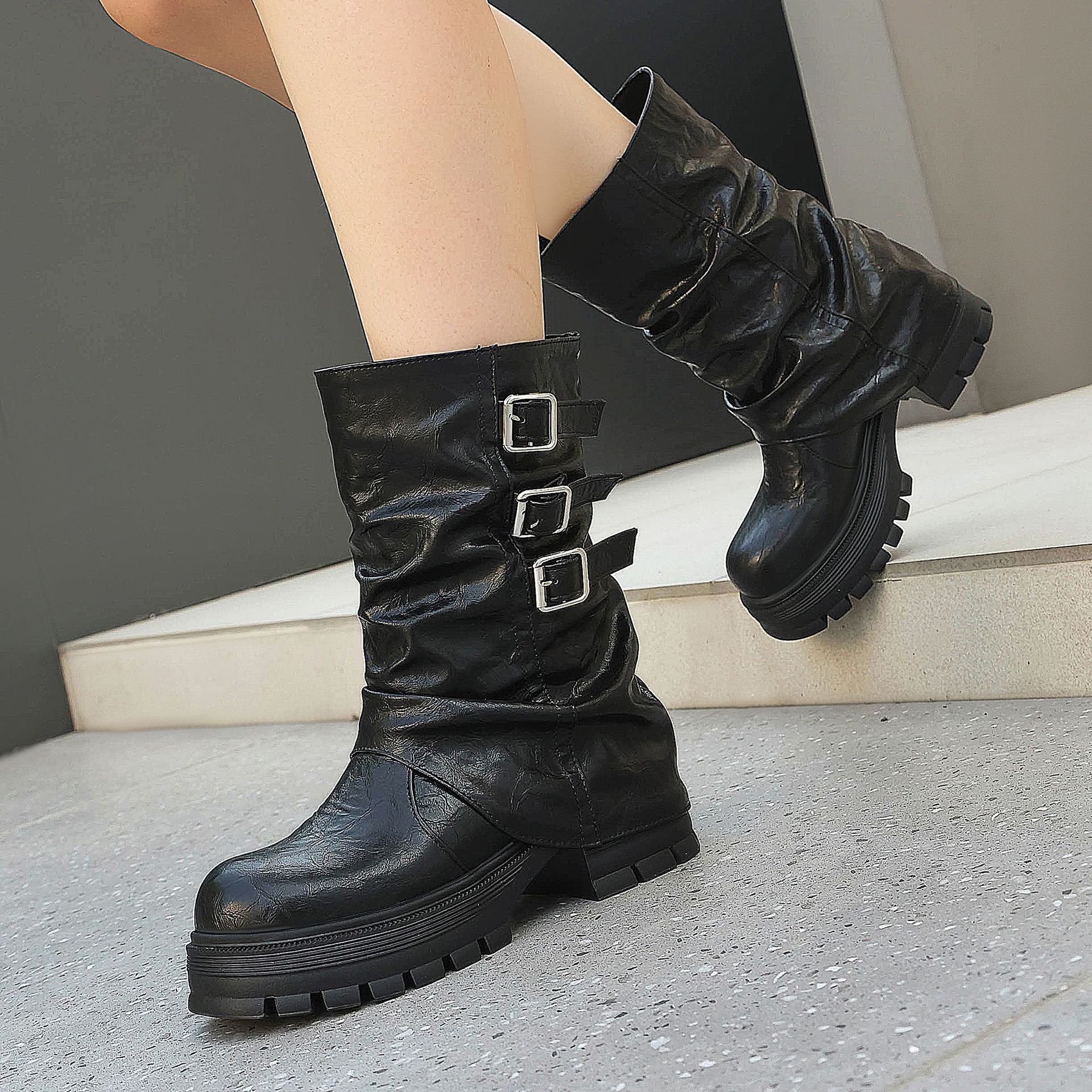 Autumn and winter thick soled high-heeled low cut women's boots with punk style leg cuffs and boots - Image 3
