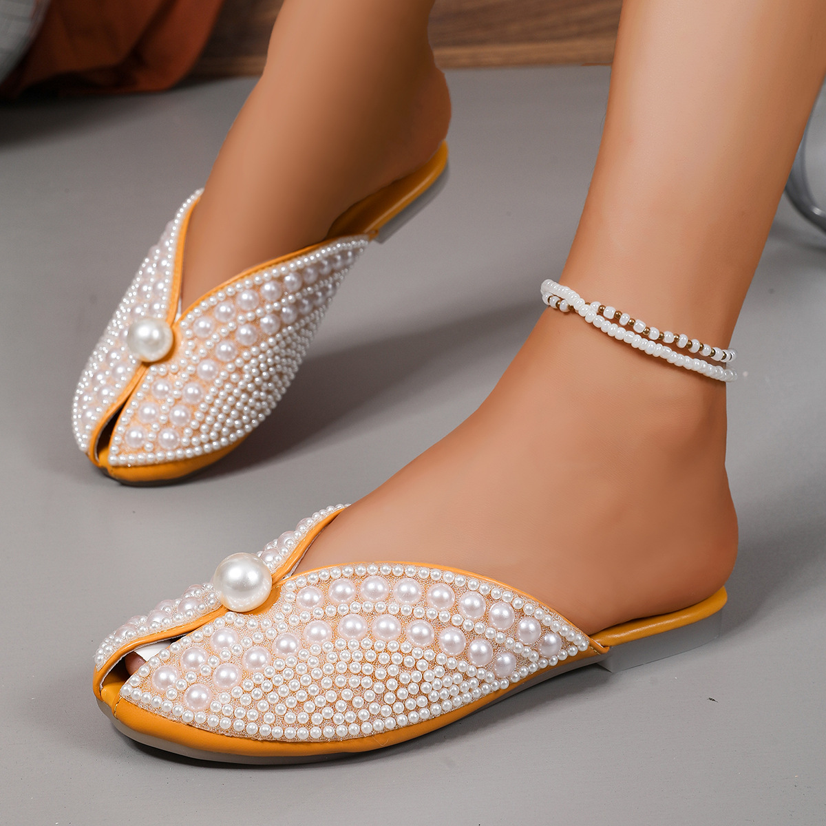 Covered-toe Half Slippers Women Versatile Flat Heel Trendy Pearl Slippers for Outdoor Wear - Image 4