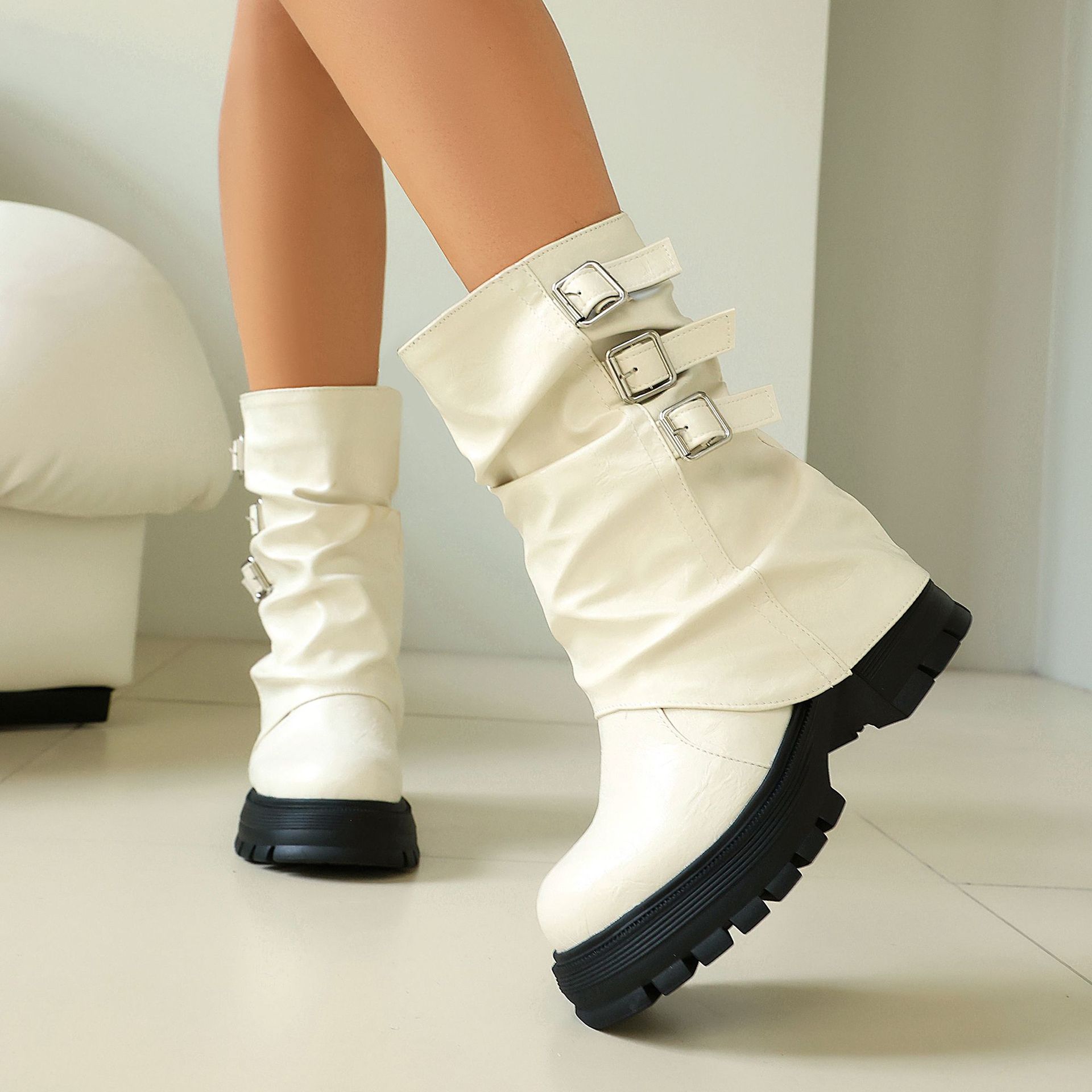 Autumn and winter thick soled high-heeled low cut women's boots with punk style leg cuffs and boots - Image 2