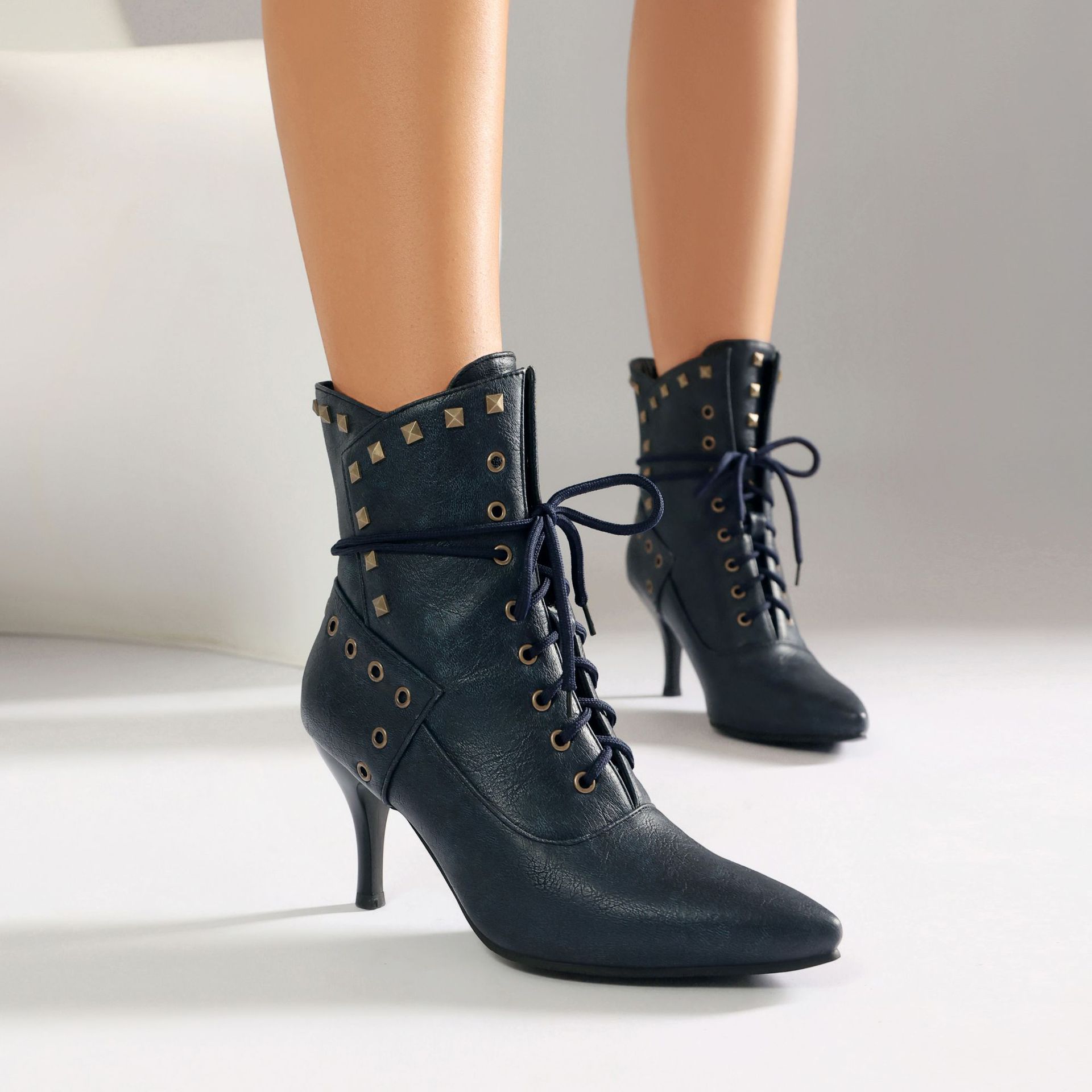 Bulk Order Autumn/Winter Large Size Low-Cut Boots Pointed Toe Studs Front Lace-Up Martin Boots for Women Made to order, ships in 7 days - Image 3