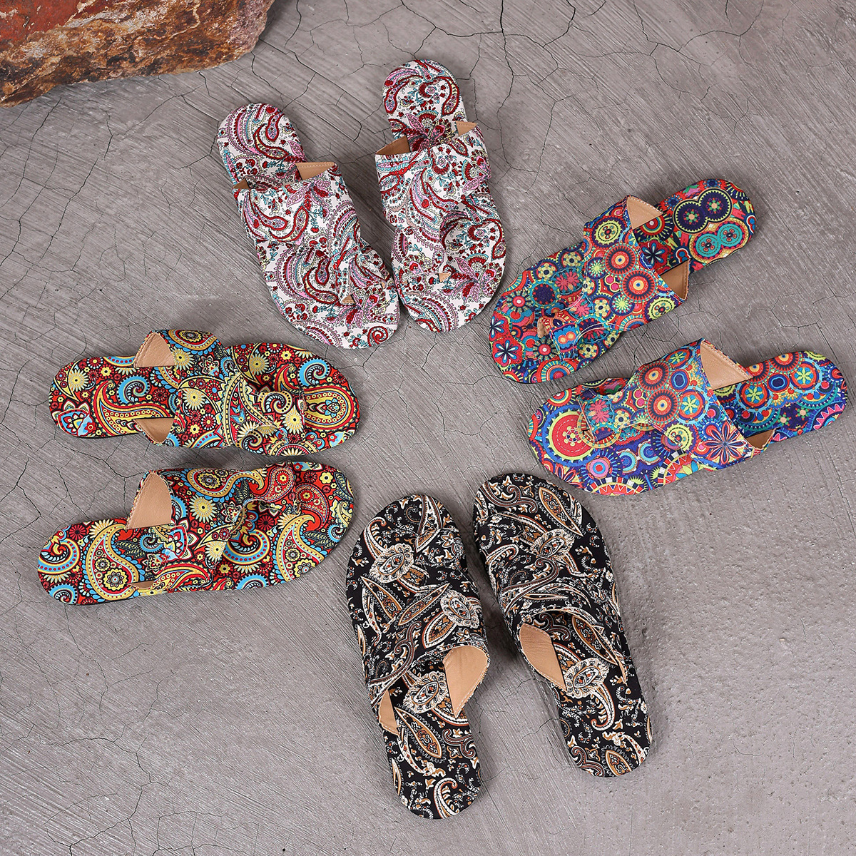 Flat bottomed cloth slippers with lightweight and breathable rubber sole - Image 2